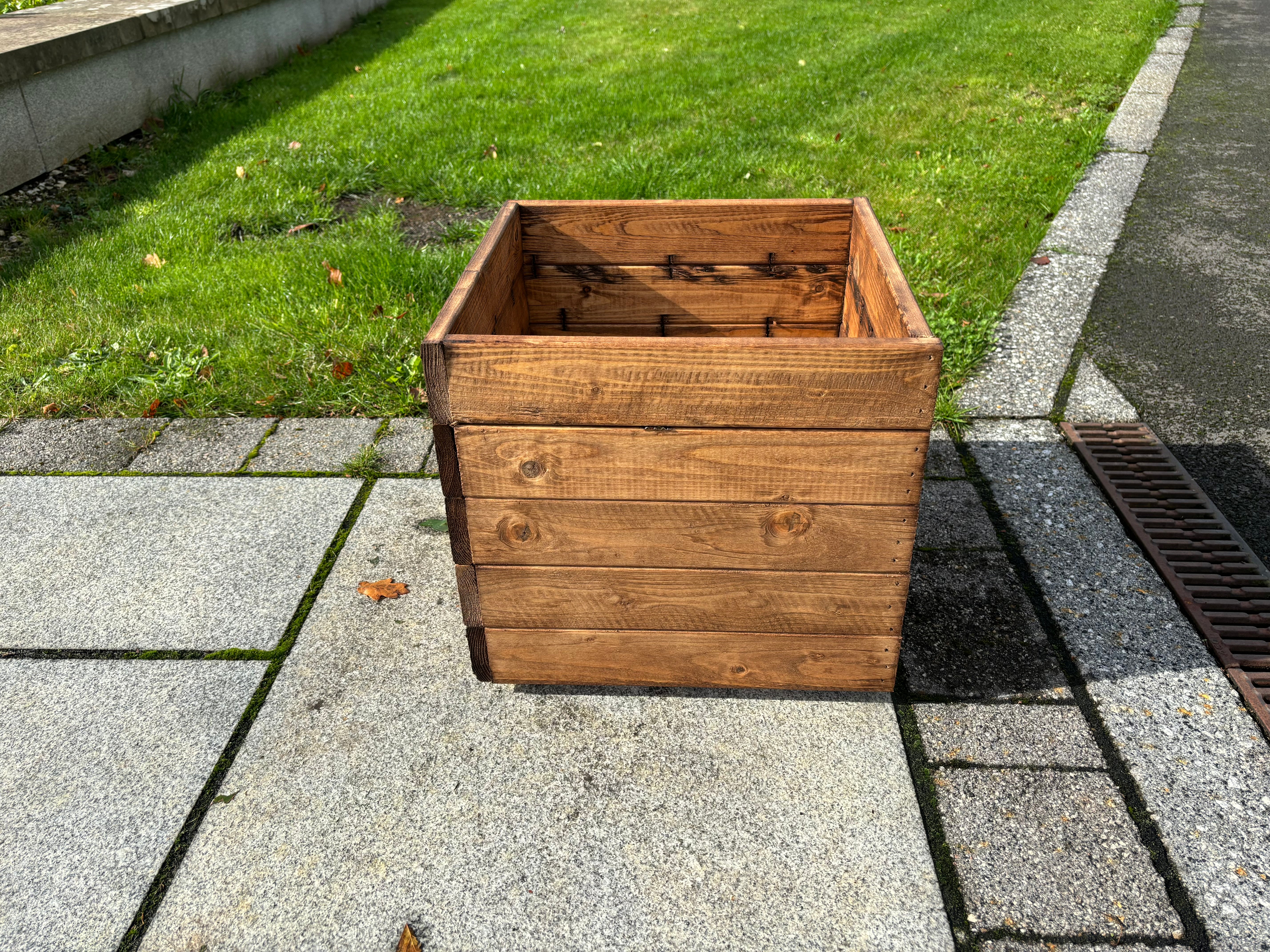 HB108 - Large Berwick Planter - Image 5