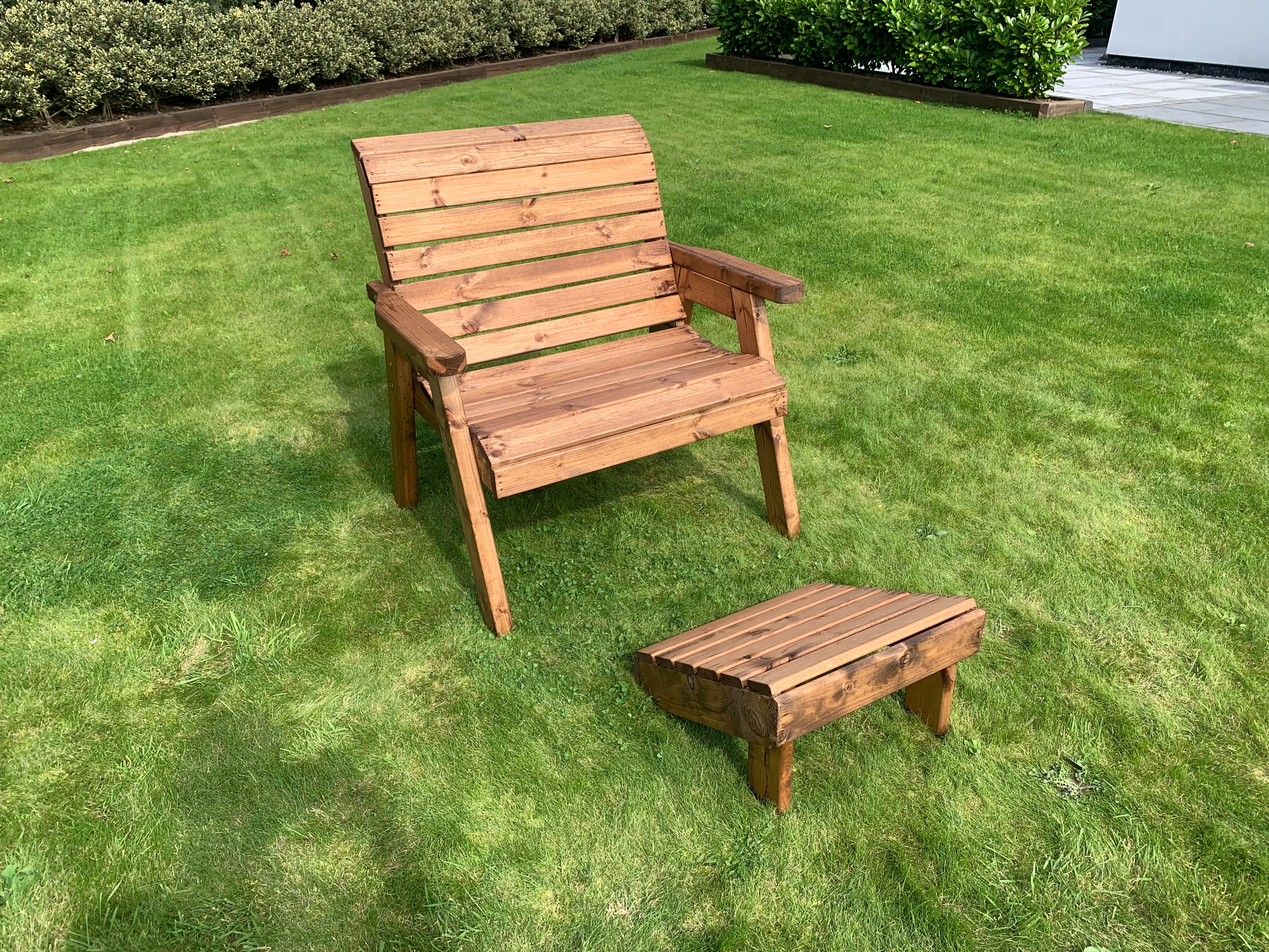 HB197 - Grand Chair With Footstool - Image 3