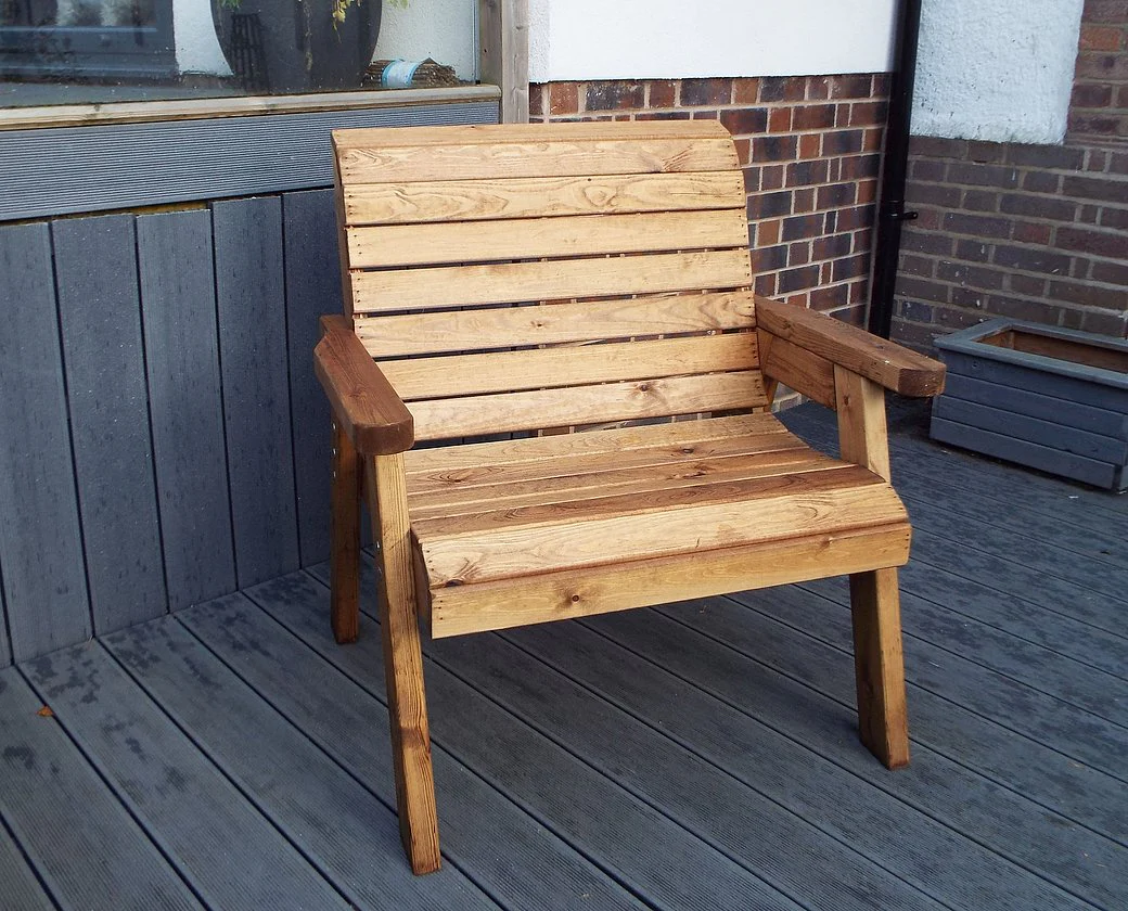 HB47 - Grand Chair - Image 3