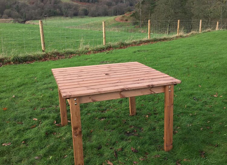 HB60 - Large Traditional Dining Table - Image 3